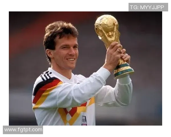 全球历史十位最伟大足球巨星排名及其传奇成就分析