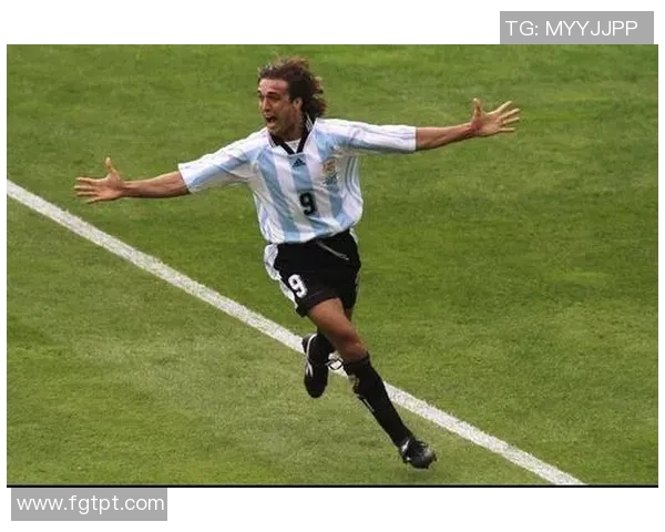 天下足球十大球星必备兵器揭晓 谁能助力夺冠争霸战